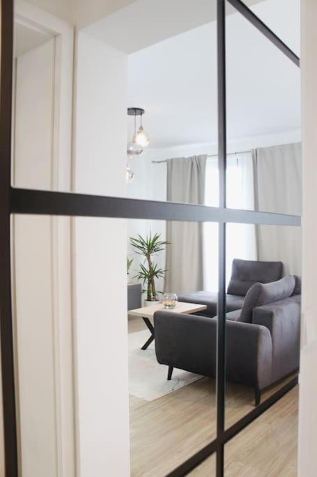 Fabulous With Spacious Garden Apartment Zadar