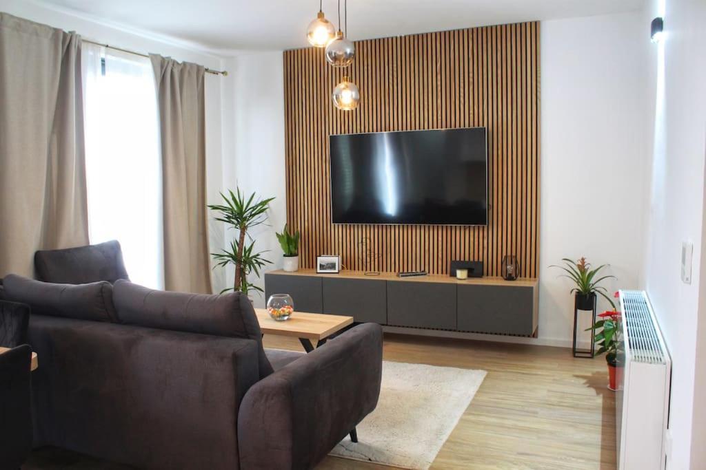 Fabulous With Spacious Garden *